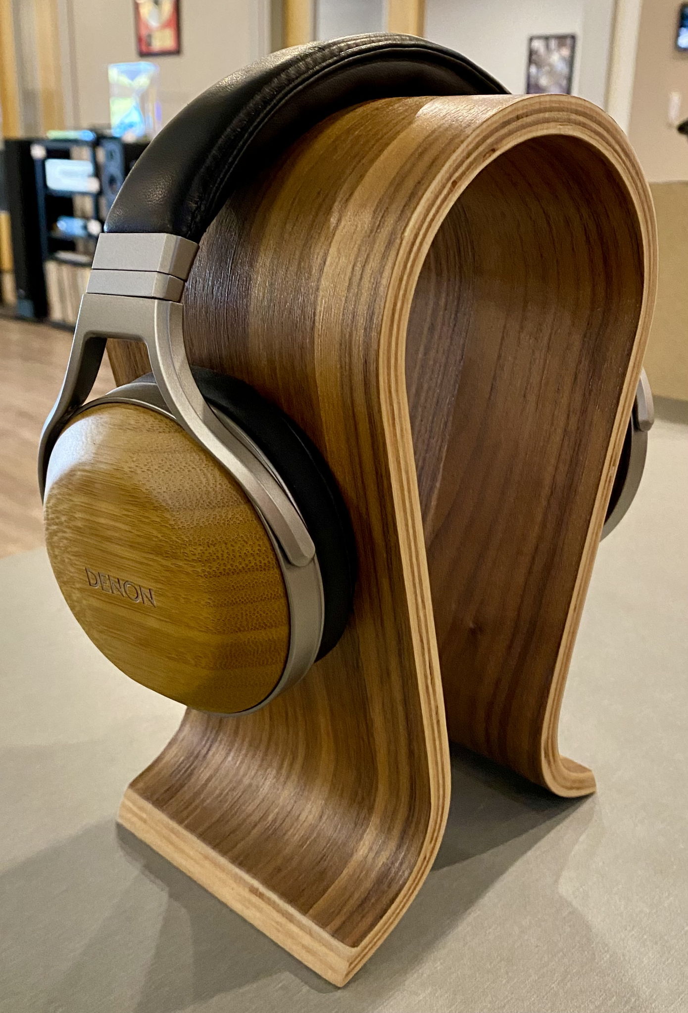 Denon AH-D9200 Closed-Back Headphones 2