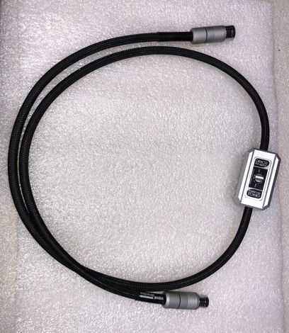 MIT Cables ORACLE MA-X DIGITAL interconnect. XLR AES/EBU