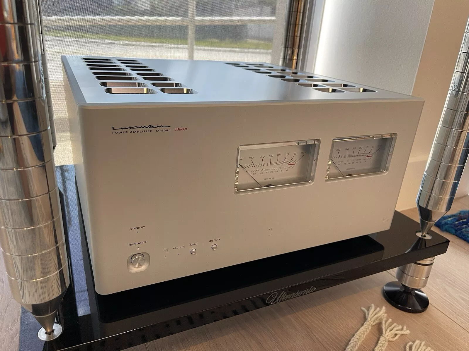 Luxman M-900u Solid State Stereo Power Amplifier MINT 2