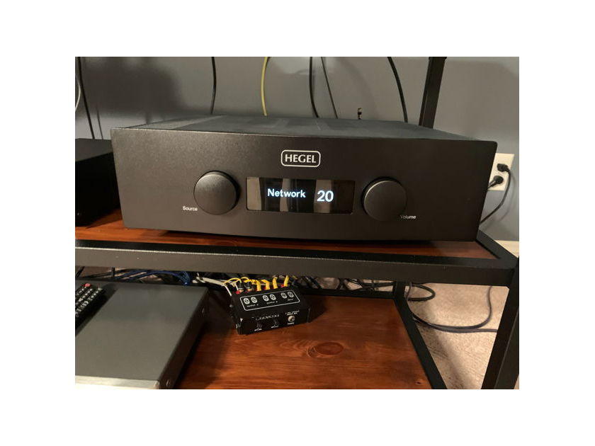 Hegel H390 Integrated Amplifier : With Warranty & Trades Considered