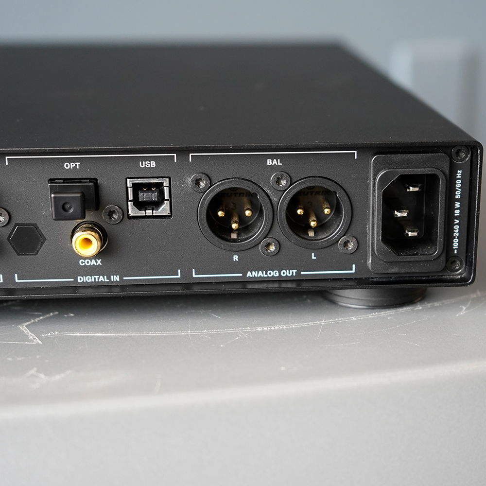 Sennheiser HDV 820 Headphone Amplifier, Demo 9