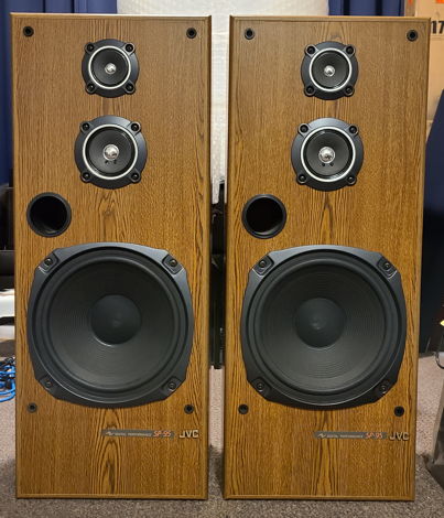 JVC SP-95 Speakers. Shipping Included!
