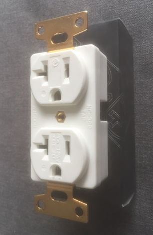 Oyaide R1 Outlet Recepticle