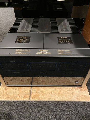 McIntosh  MC-8207 home theater 7 channel amp