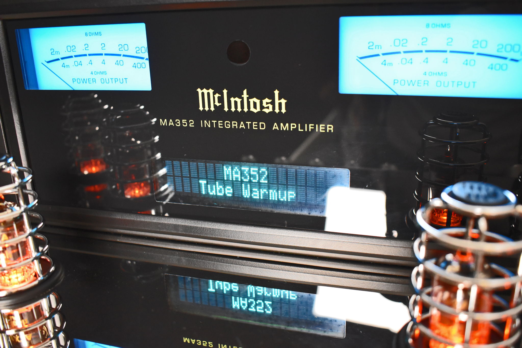 McIntosh MA352 2-CH 200wpc @ 8-Ohms Hybrid Integrated A... 7