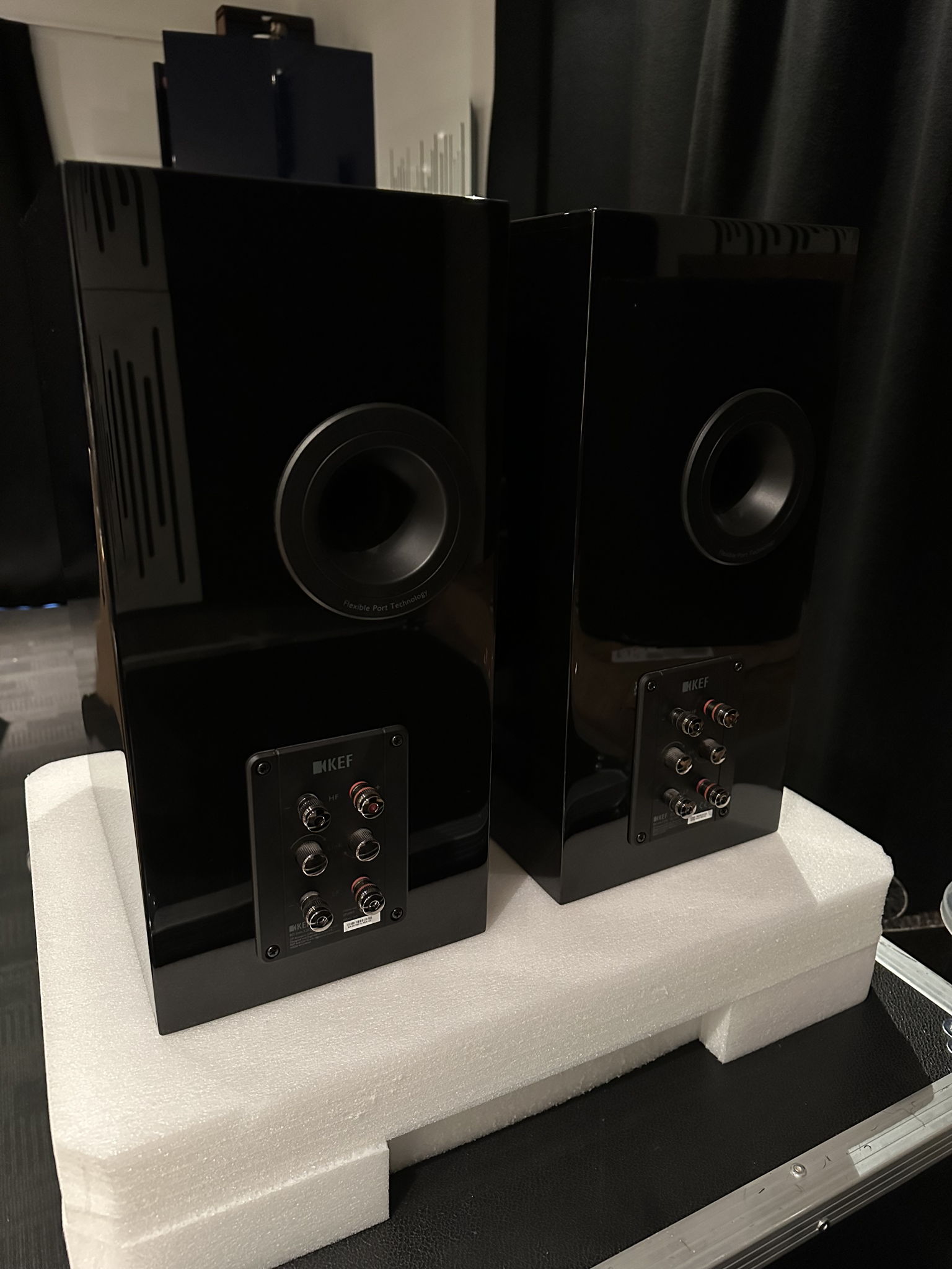 KEF R3 4