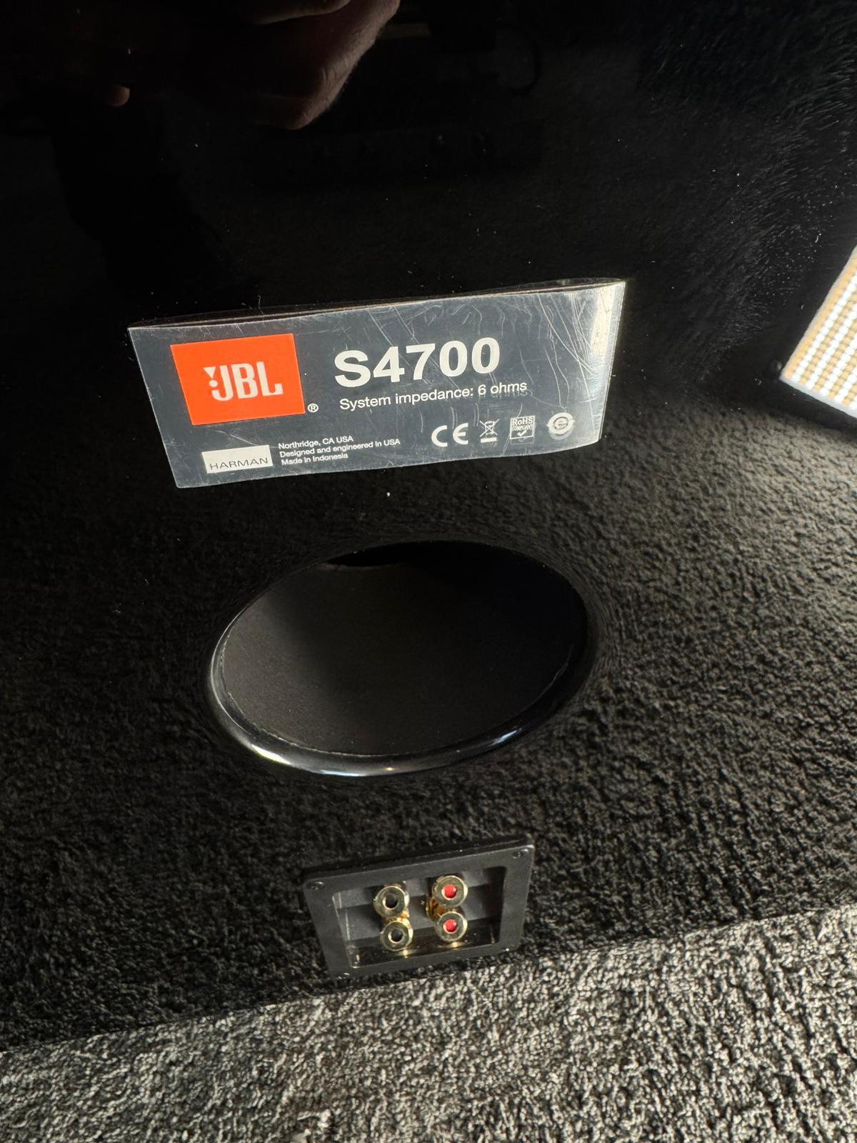 JBL S4700 speakers in black gloss from summer 2025 8