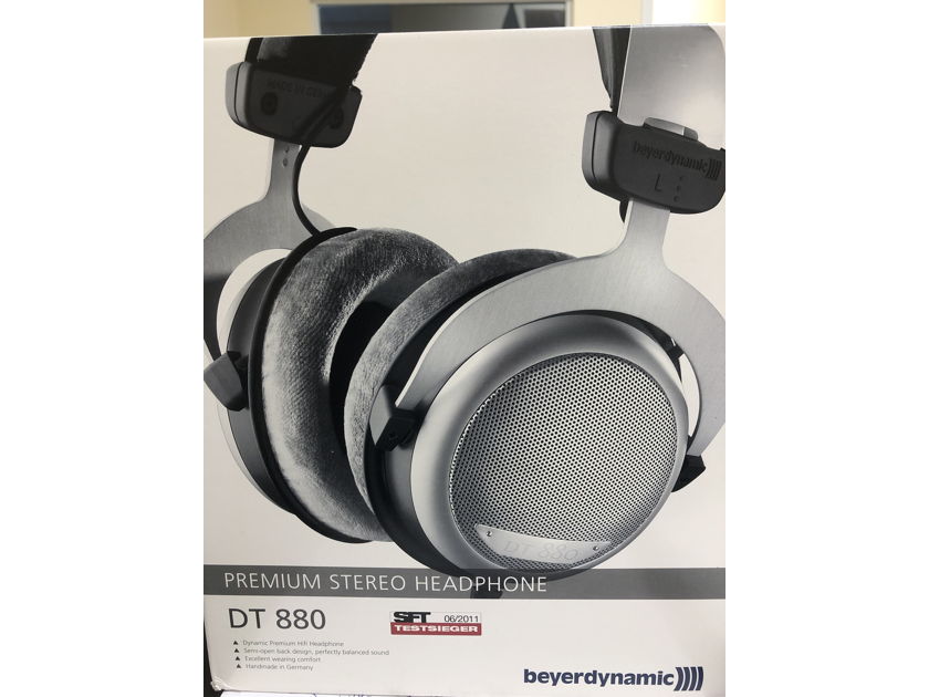 Beyerdynamic DT-880  Headphones