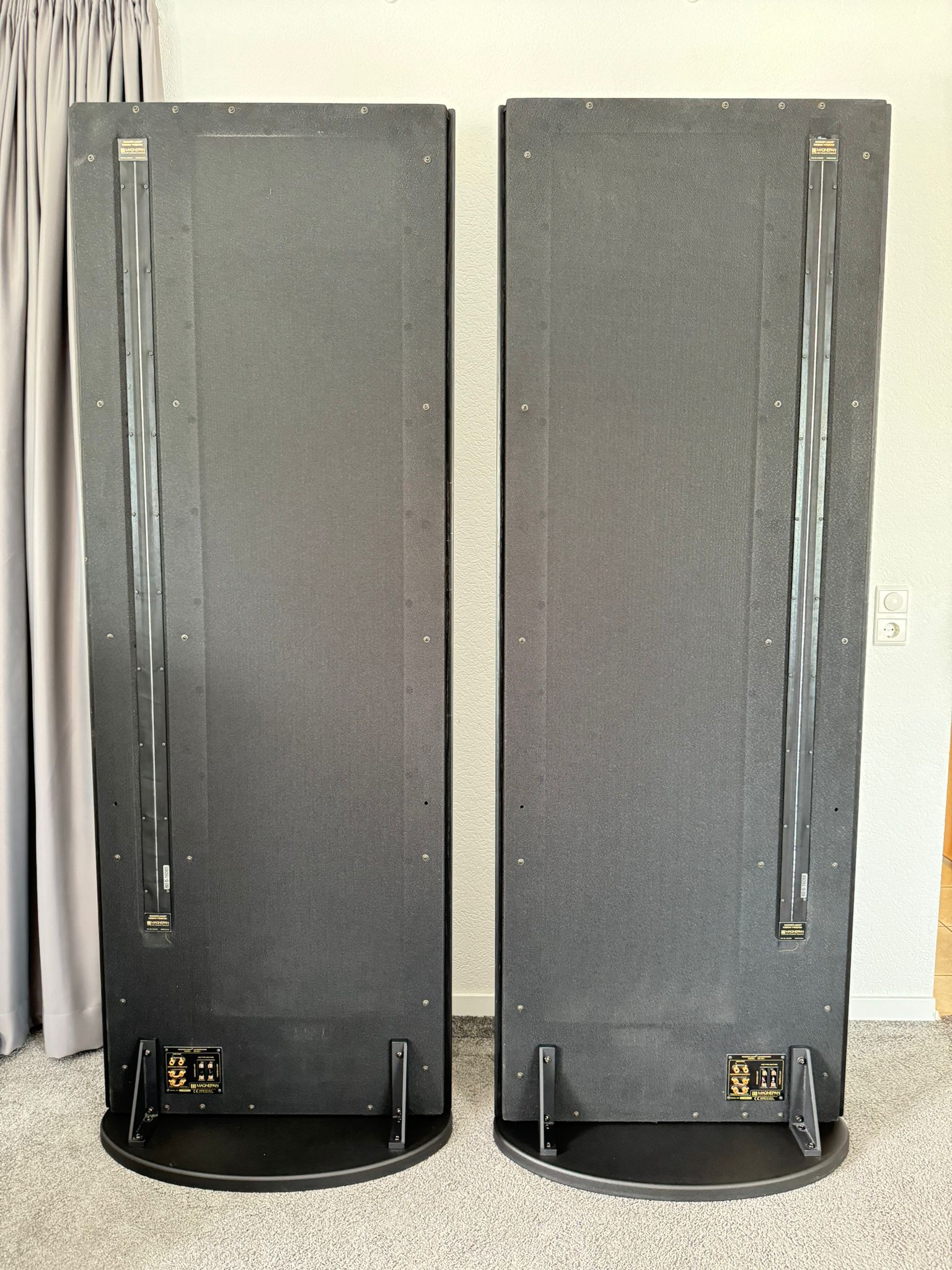 Magnepan 20.7 speakers in black-grey 7