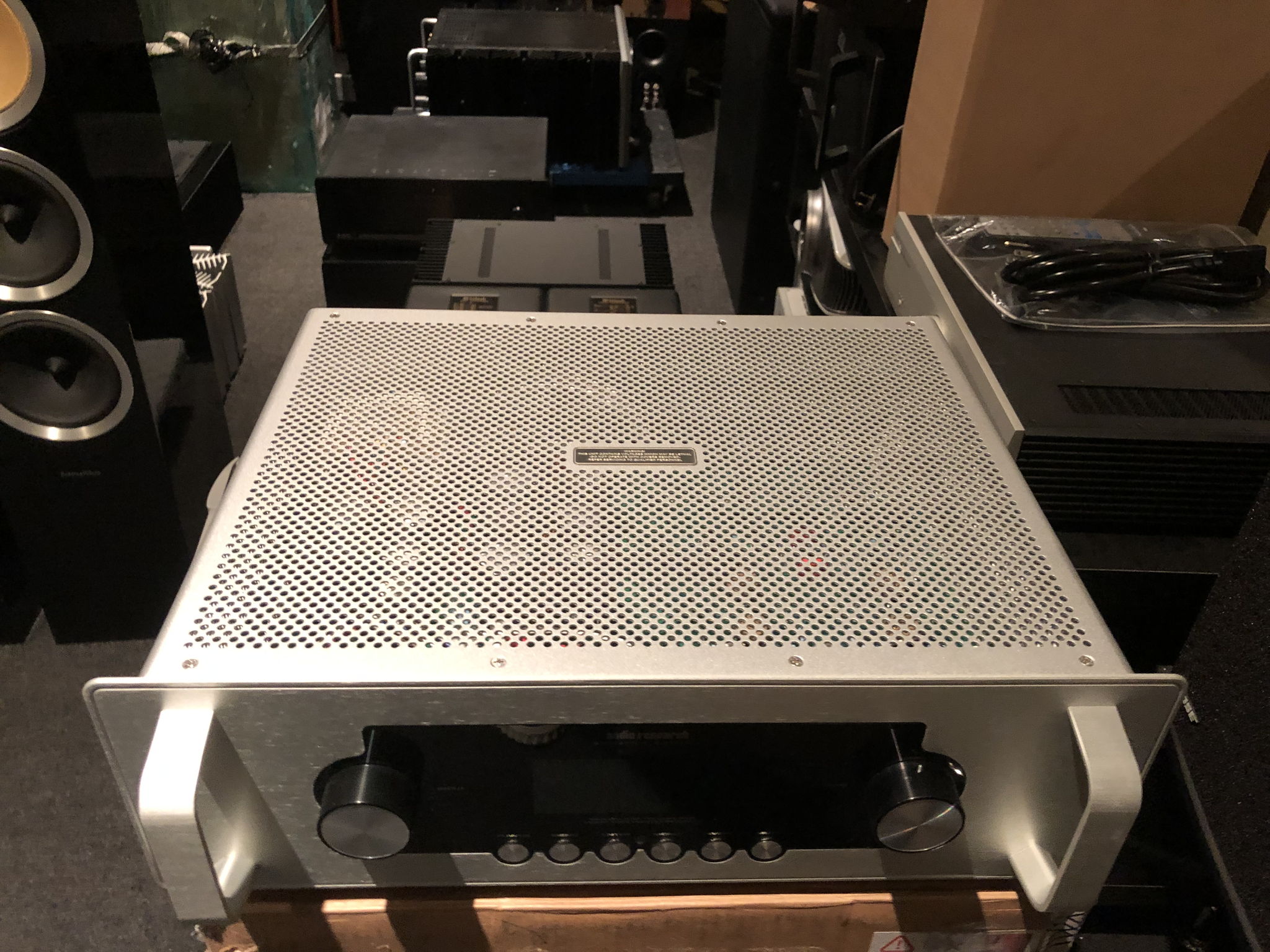 Audio Research LS28 silver preamp 4