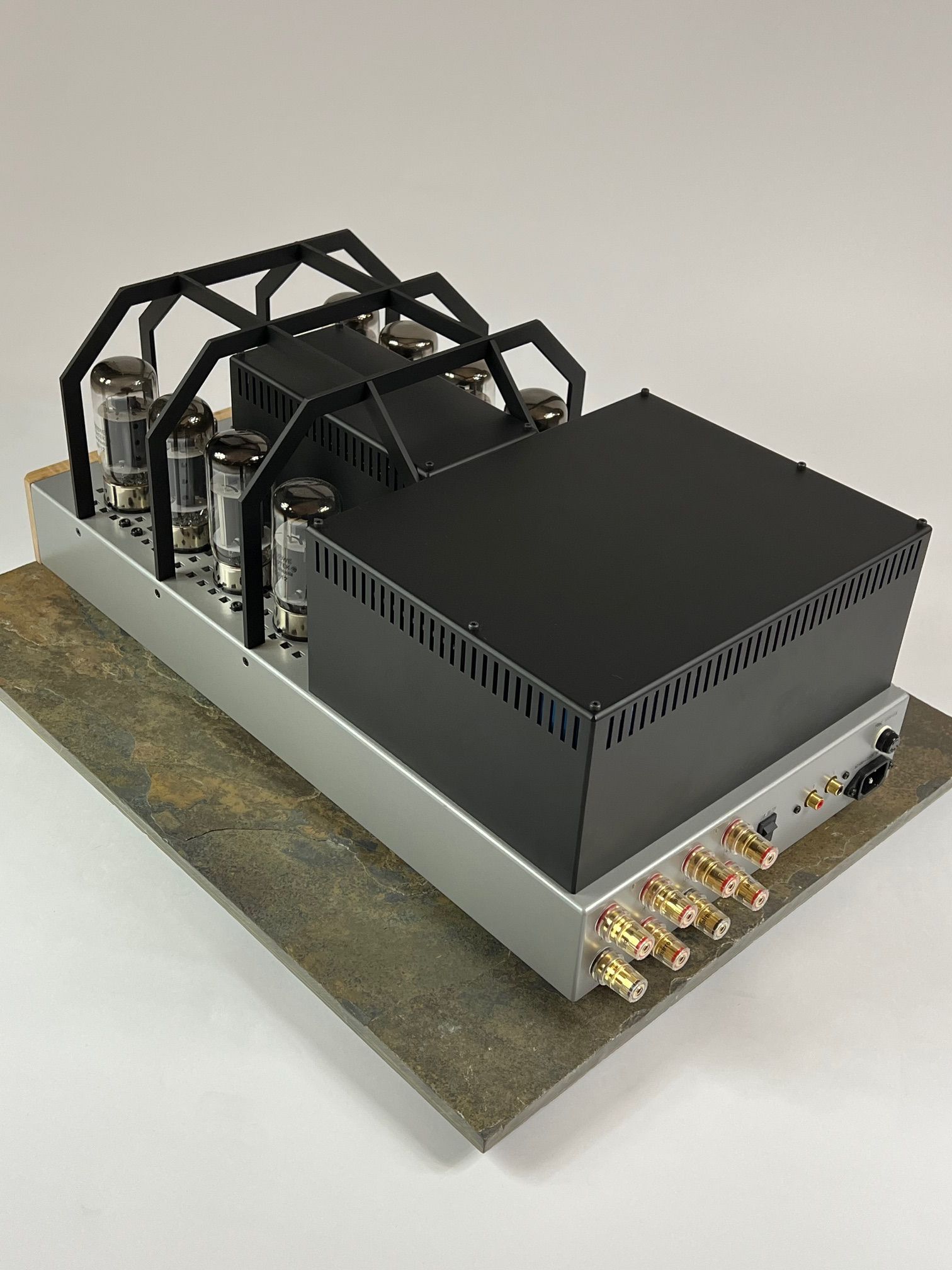 Almarro A50125a tube amplifier 10