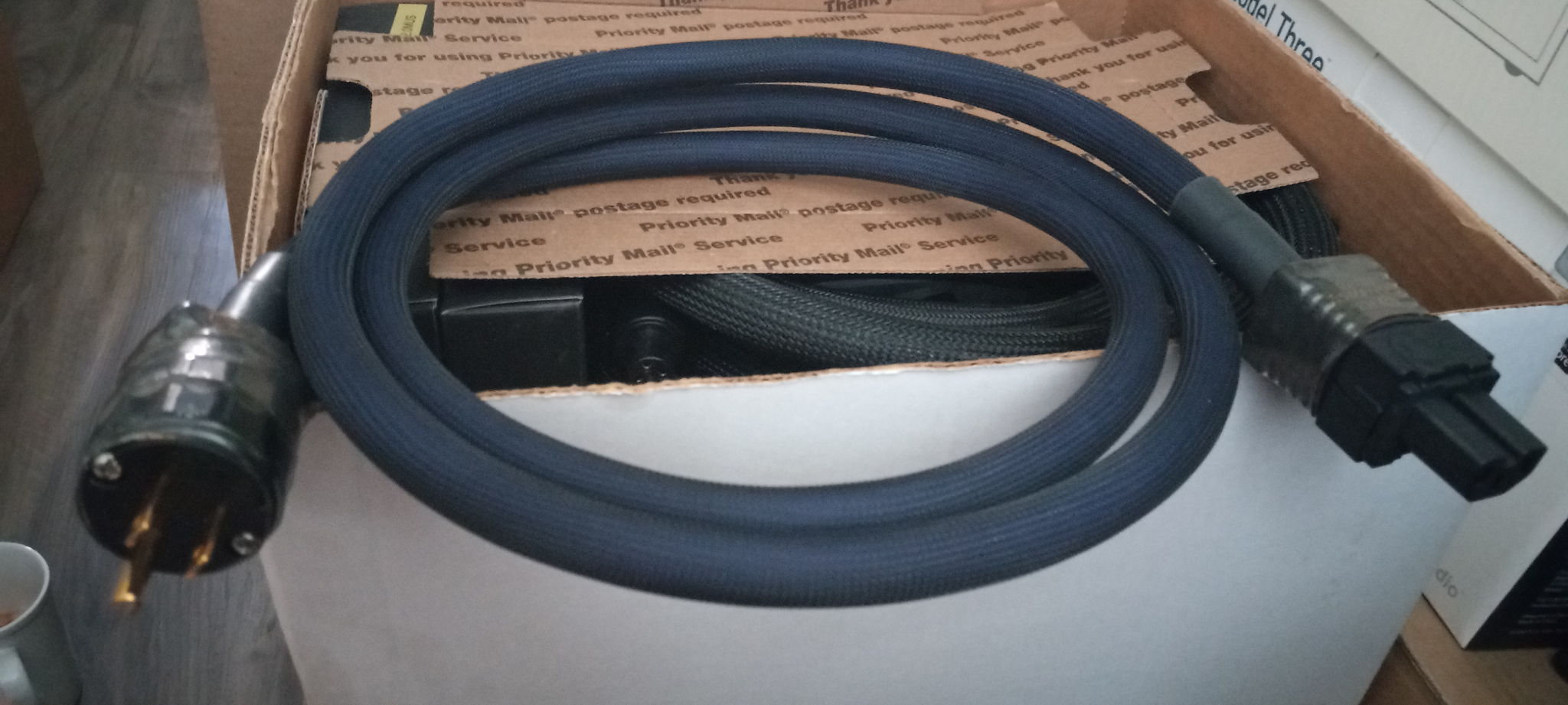 Harmonic Technology FANTASY AC-10 Power Conditioning Co... 5