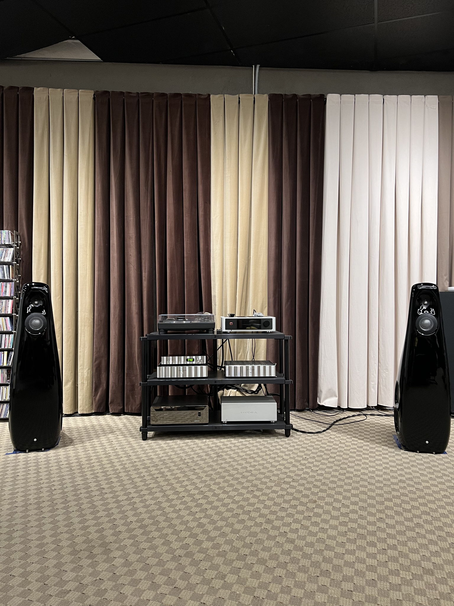 VIVID AUDIO KAYA90 LOUDSPEAKERS Store demo black