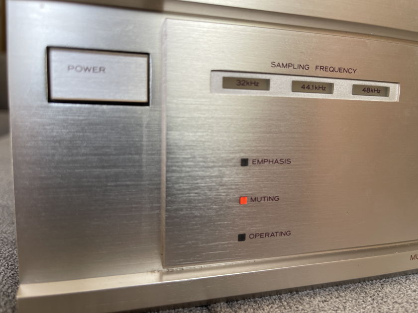 Rare Teac Esoteric D-10 DA Converter / DAC For Sale | Audiogon Rare Teac Esoteric D-10 DA Converter / DAC For Sale | Audiogon