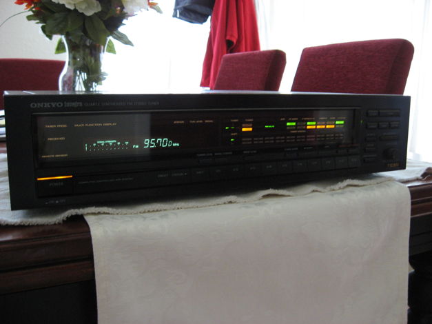 Onkyo T-9090 mkII Quartz Synthesized FM Stereo Tuner - ...