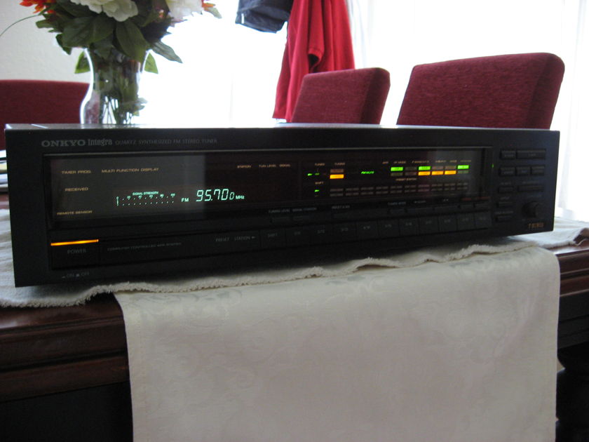 Onkyo T-9090 mkII Quartz Synthesized FM Stereo Tuner - EXCELLENT Condtion
