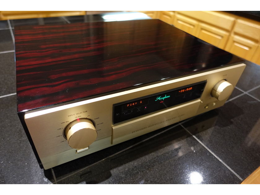 Accuphase PREAMP C-2810, MINT! just rewired to US 120V, REDUCED!