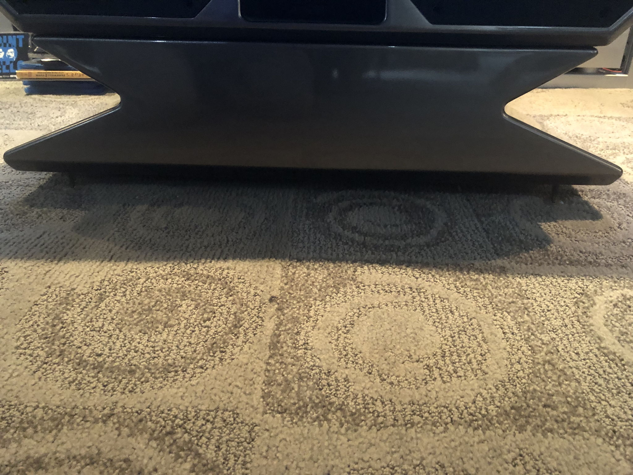 Wilson Audio Mezzo CS Center w Hourglass Stand 9