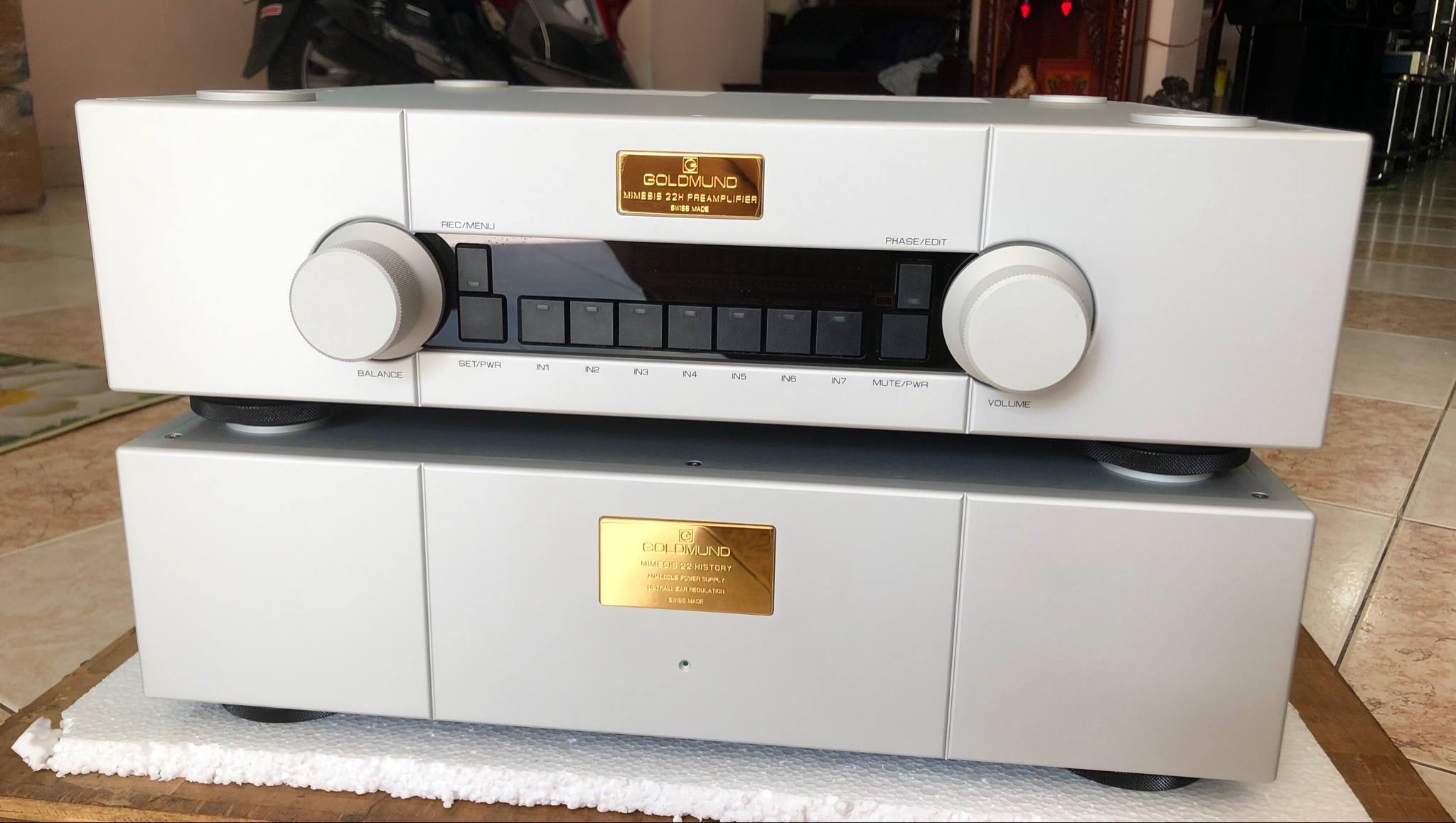 Goldmund 22H Preamp - Free Shipping - Price Reduced! 3