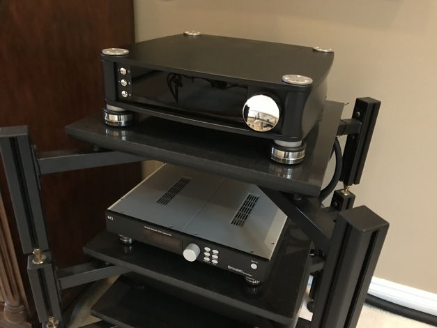 Aavik Acoustics I-280 Integrated Amplifier  / Selling E...
