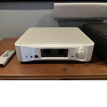 Esoteric N-05 XD network dac / preamp - mint customer t...