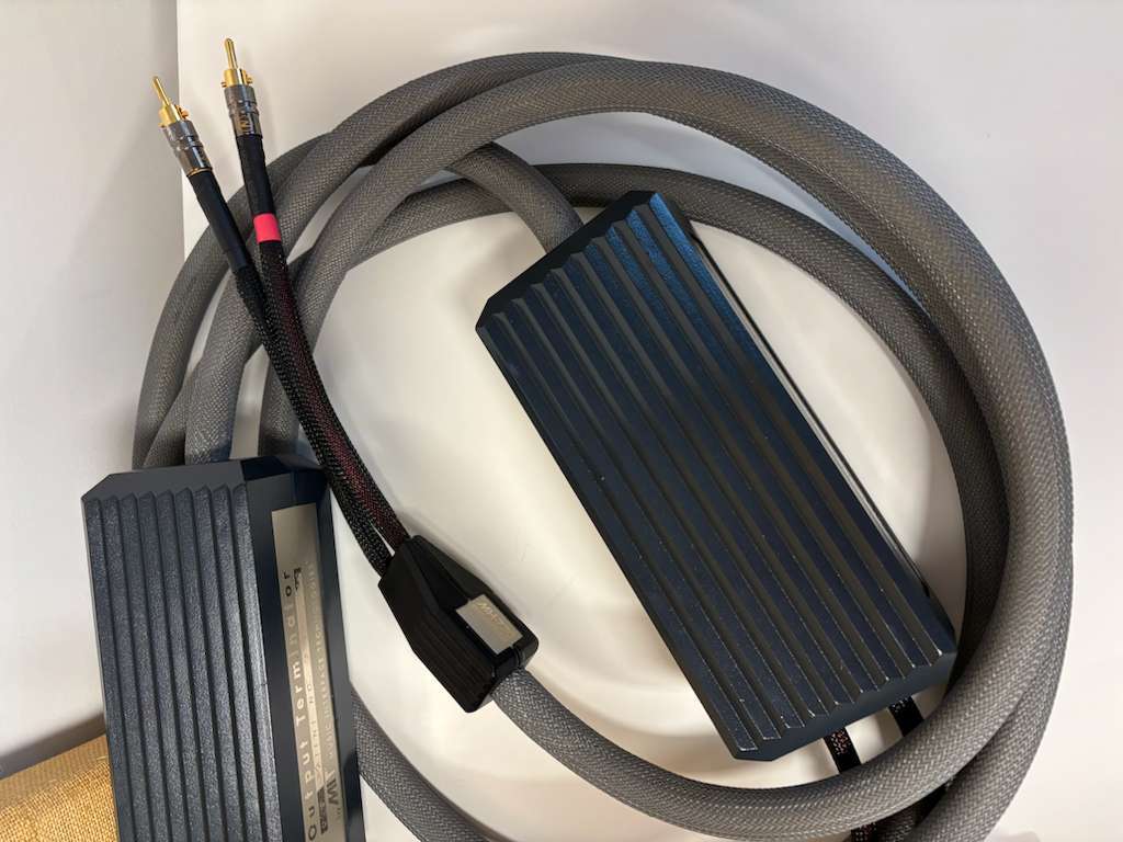 Spectral MH-770 Untralinear Reference II - Speaker Cable 9