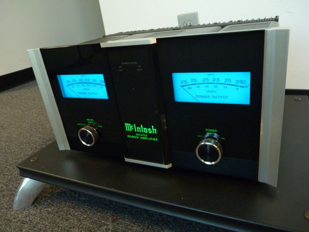 McIntosh MC-252 Stereo 2 Channel Power amplifier MINTY ...