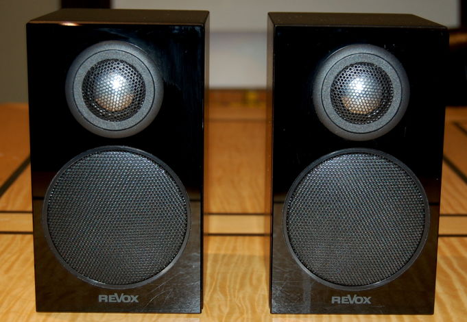 Revox Mini G50 black speakers