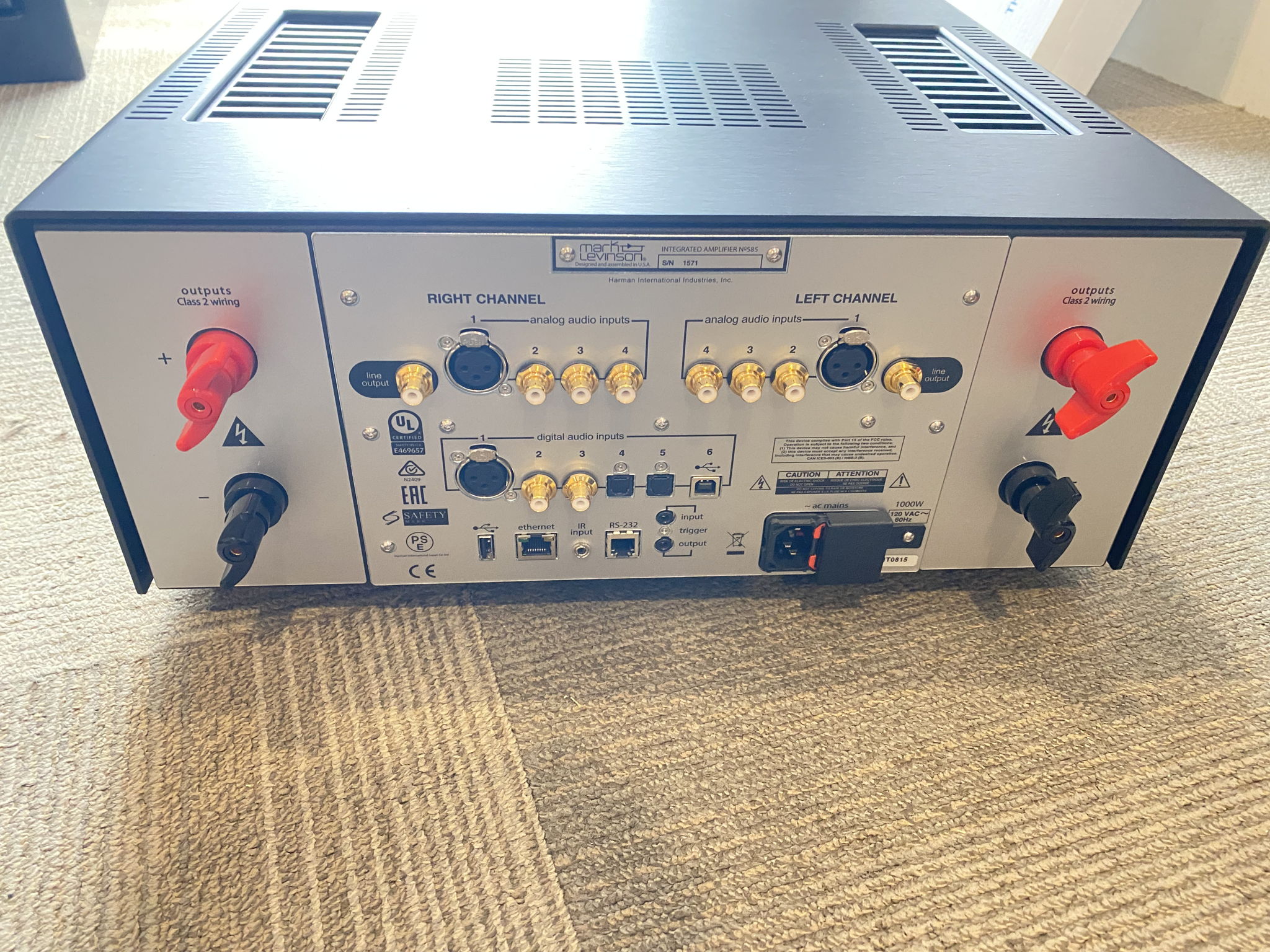 Mark Levinson No 585 Integrated Amplifier w/ Digital 9