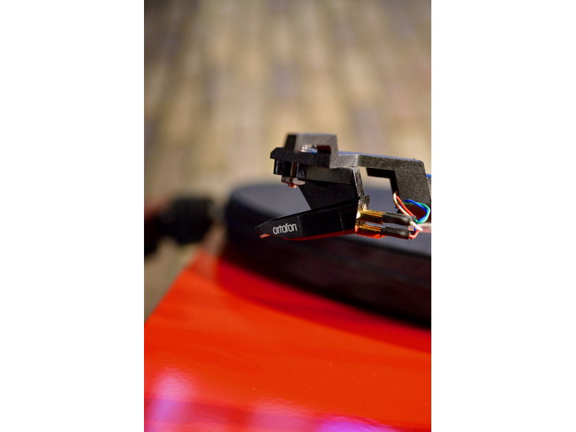 Pro-Ject Audio VT-E BT R DC Turntable w/Ortofon OM 5e cart. - Red
