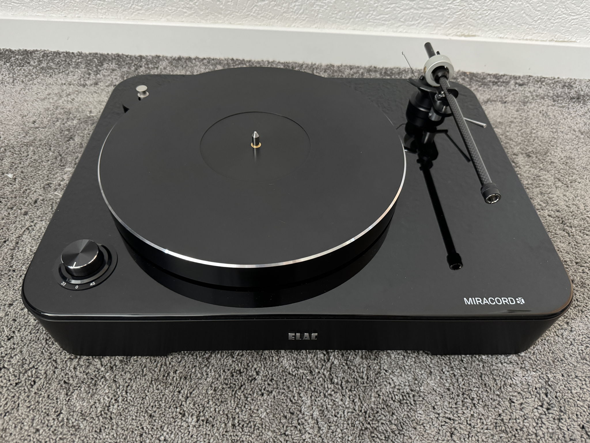 Elac Miracord 80 turntable in black with dust cover 4