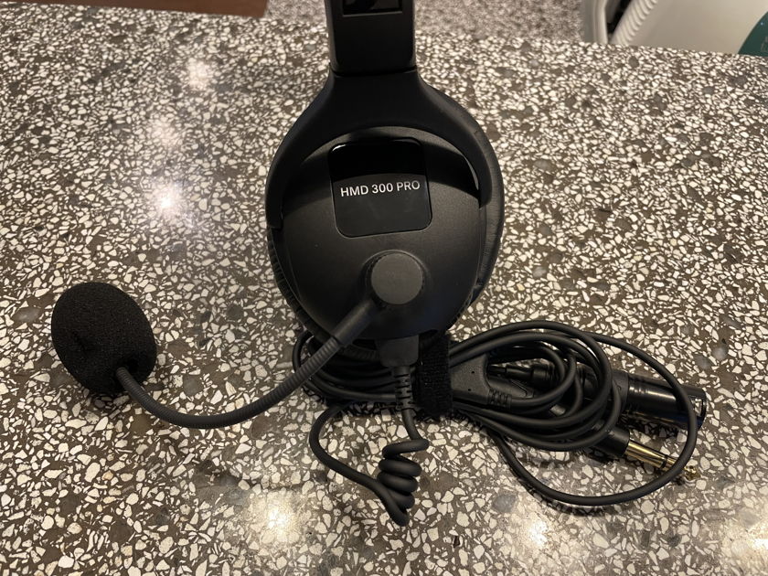 Sennheiser hmd 300 pro headset top