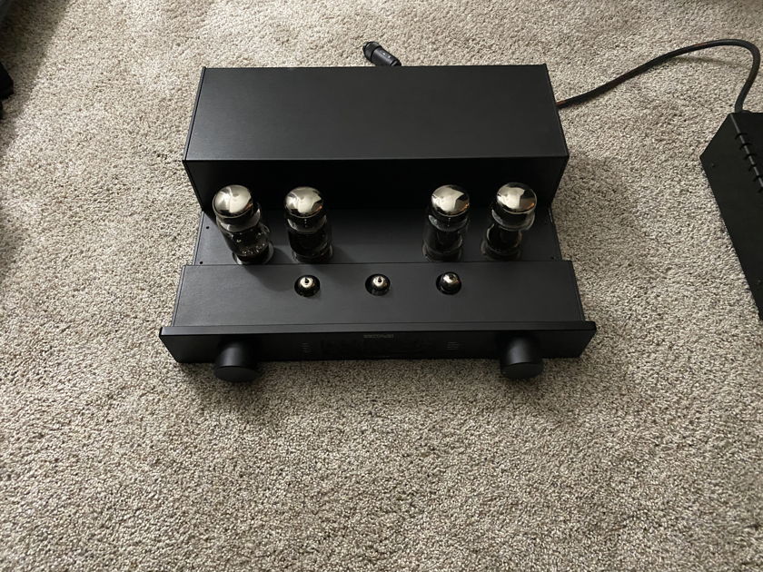 Octave Audio V70SE With Black Box-Great Tube Integrated