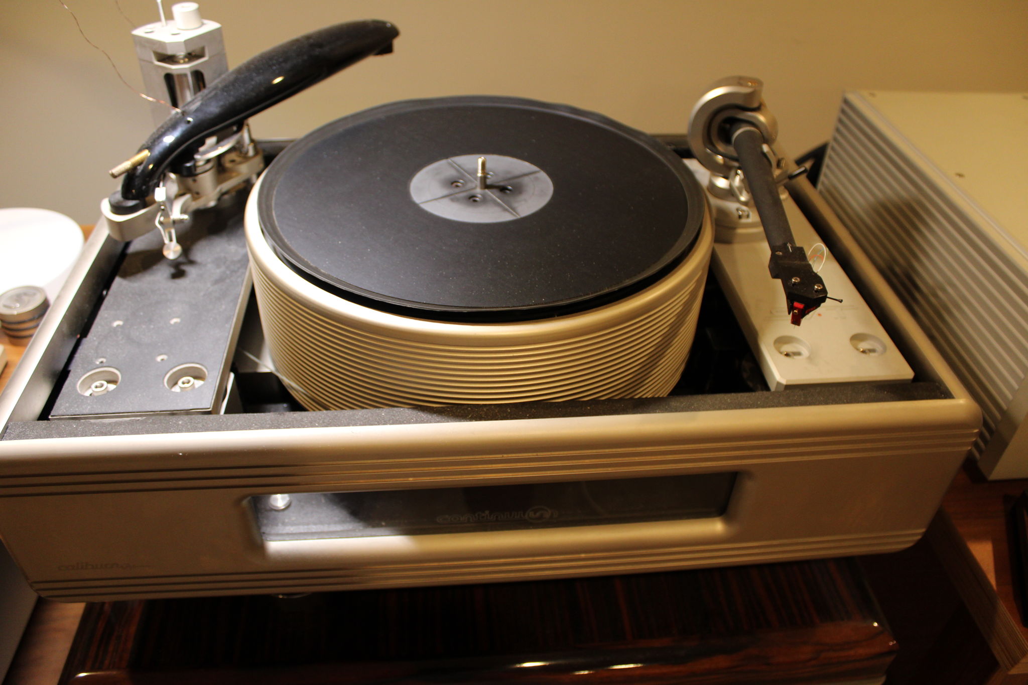 CONTINUUM AUDIO LABS CALIBURN TURNTABLE WITH COBRA TONE... 4