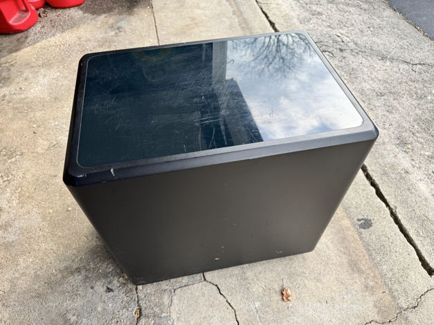 Outlaw Audio LMF-1