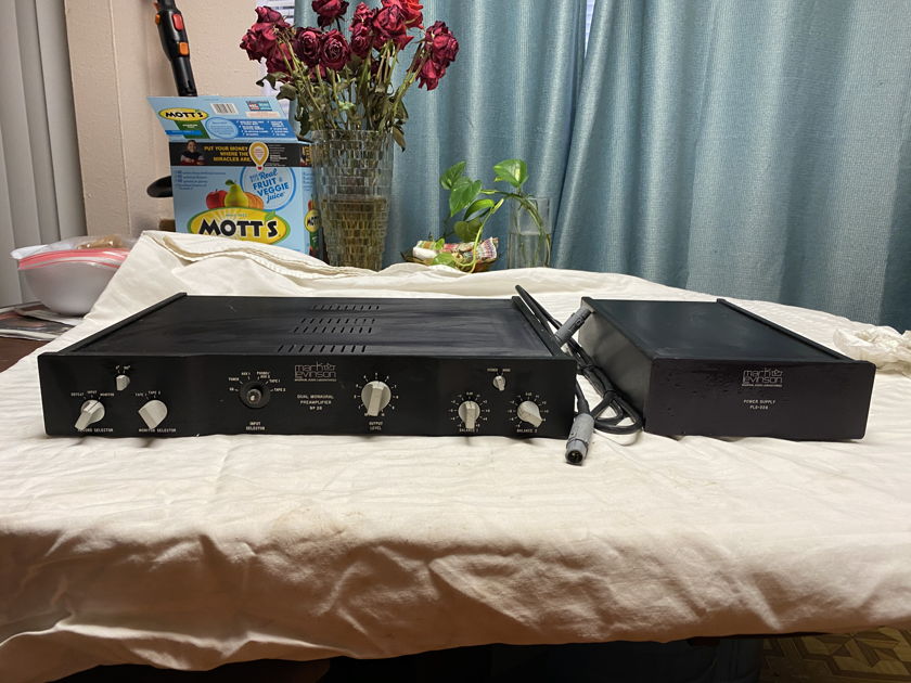 Mark Levinson No. 26, Dual Mono Preamp with Outboard Power Supply & Cable