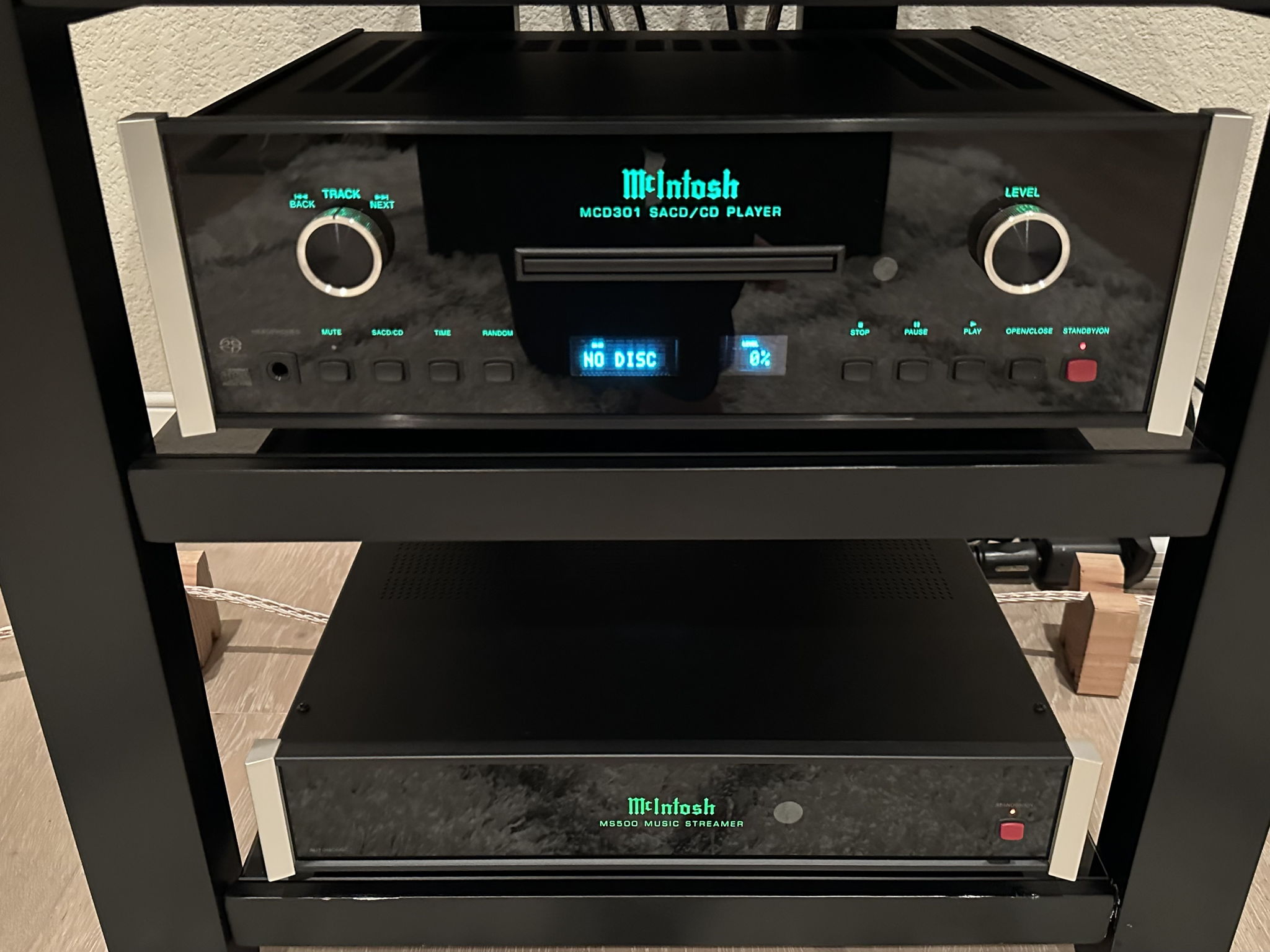 McIntosh MCD-301 3