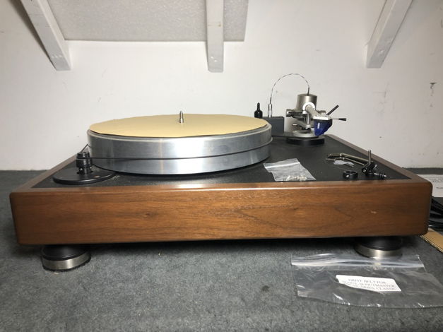 VPI Industries Classic 30th Anniversary Turntable w/ Or...