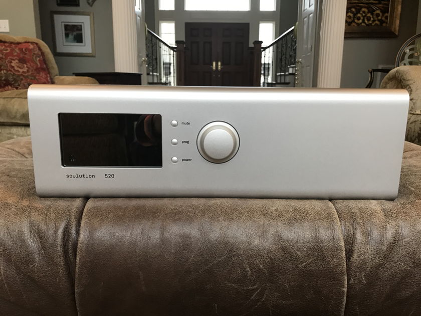 Soulution 520 preamp with phono