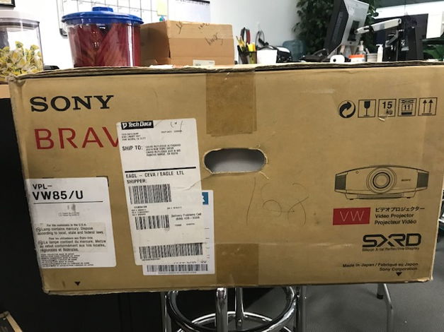 Sony vpl-vw85