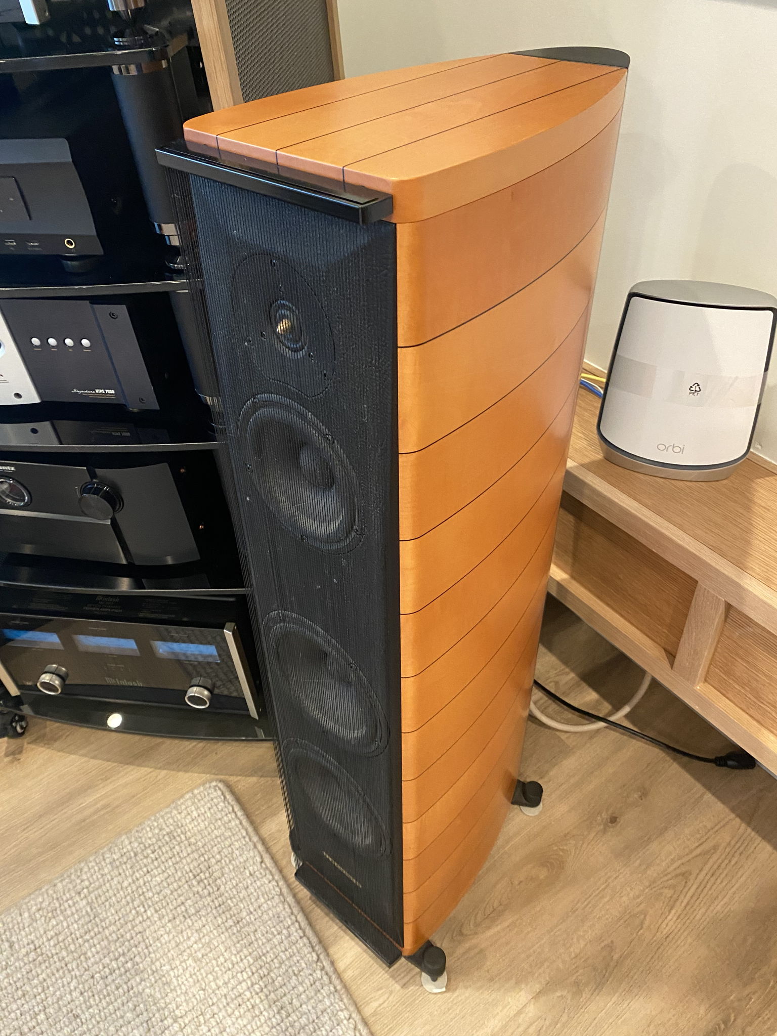 Sonus Faber Cremona 2 floor speakers & 1 center channel... 4