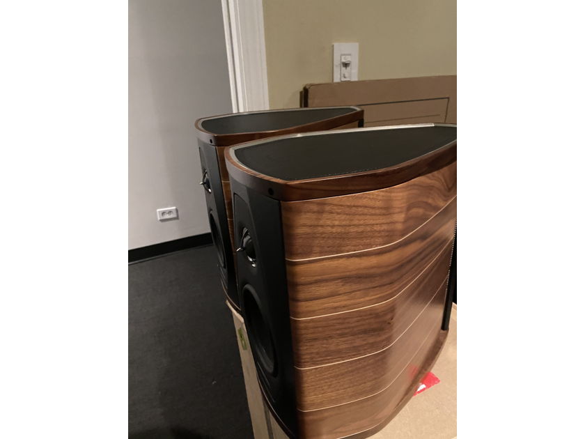 Sonus Faber Olympica I with stands walnut