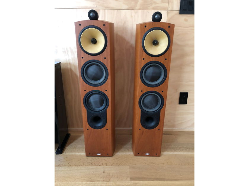 B&W (Bowers & Wilkins) Nautilus 804N with stands