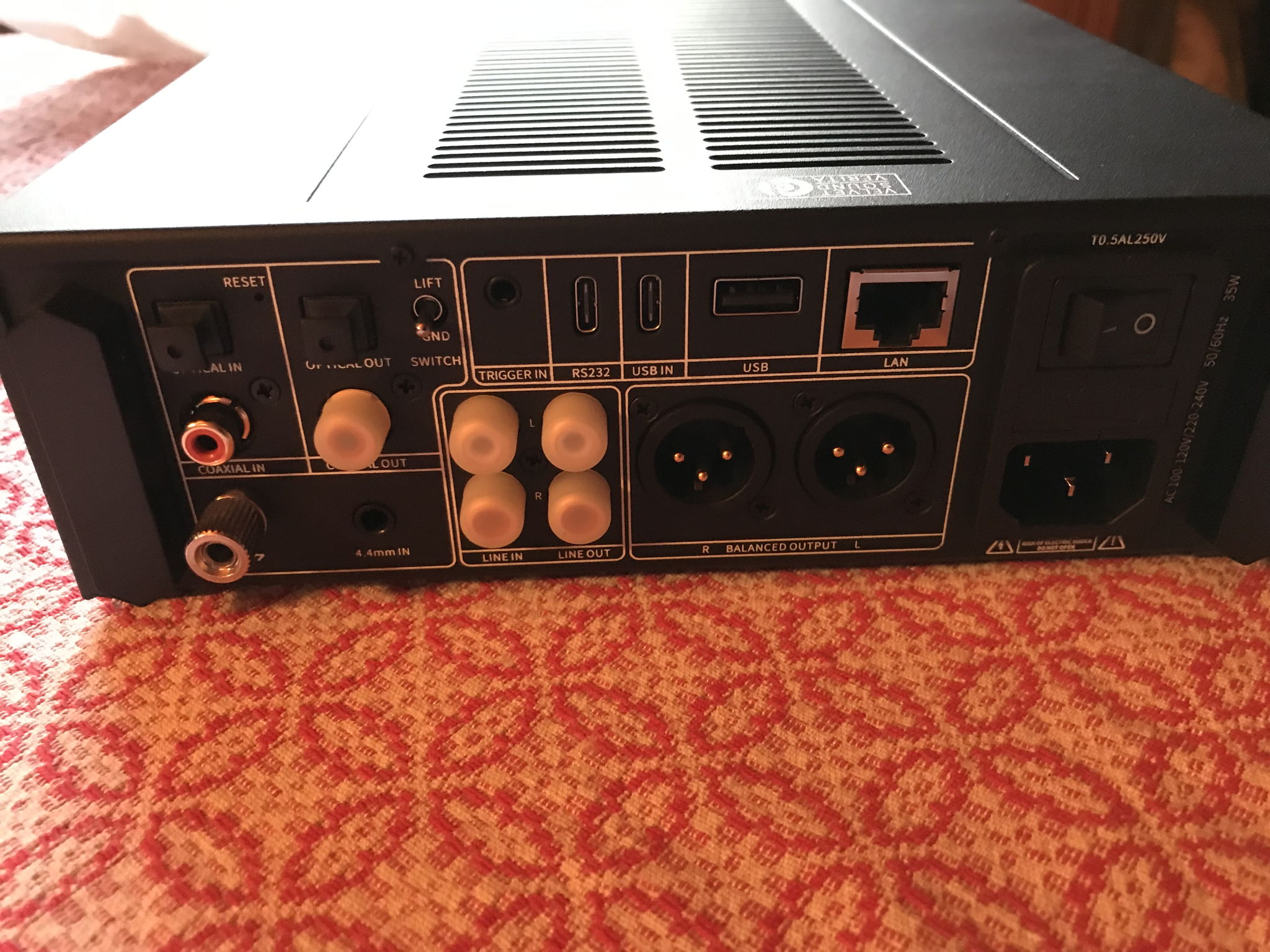 FiiO K19 Desktop DAC/Amp 4