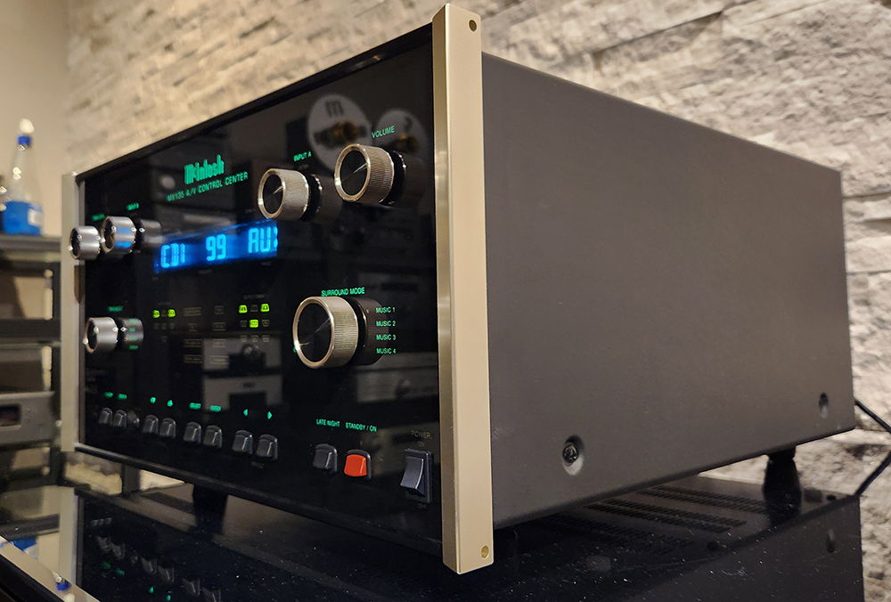 McIntosh MX-135- Hi-End Audio Preamplifier with Phono a... 4