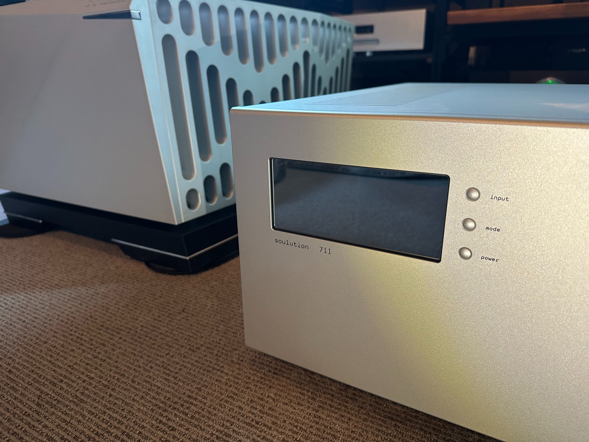 Soulution 711 Stereo Amplifier 9