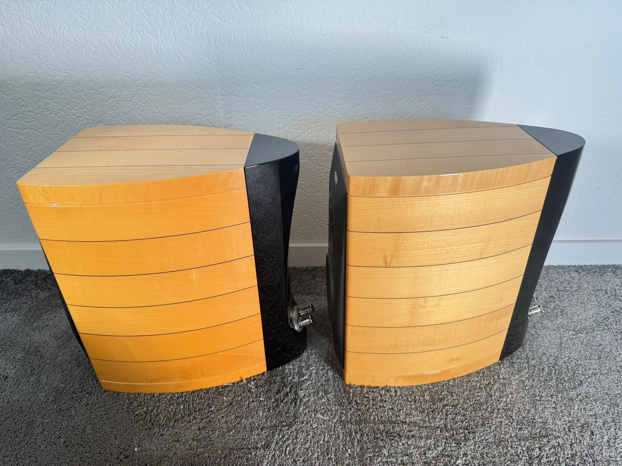 Sonus Faber Guarneri Palladio speakers with stands limited 9