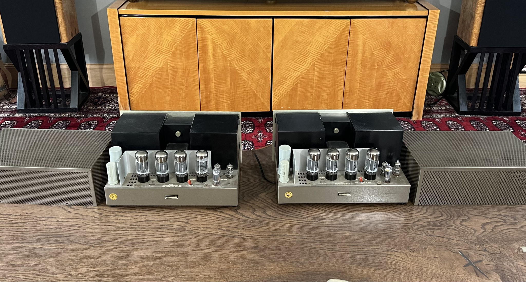 Marantz 7C preamp and Marantz 9 mono blocks 4