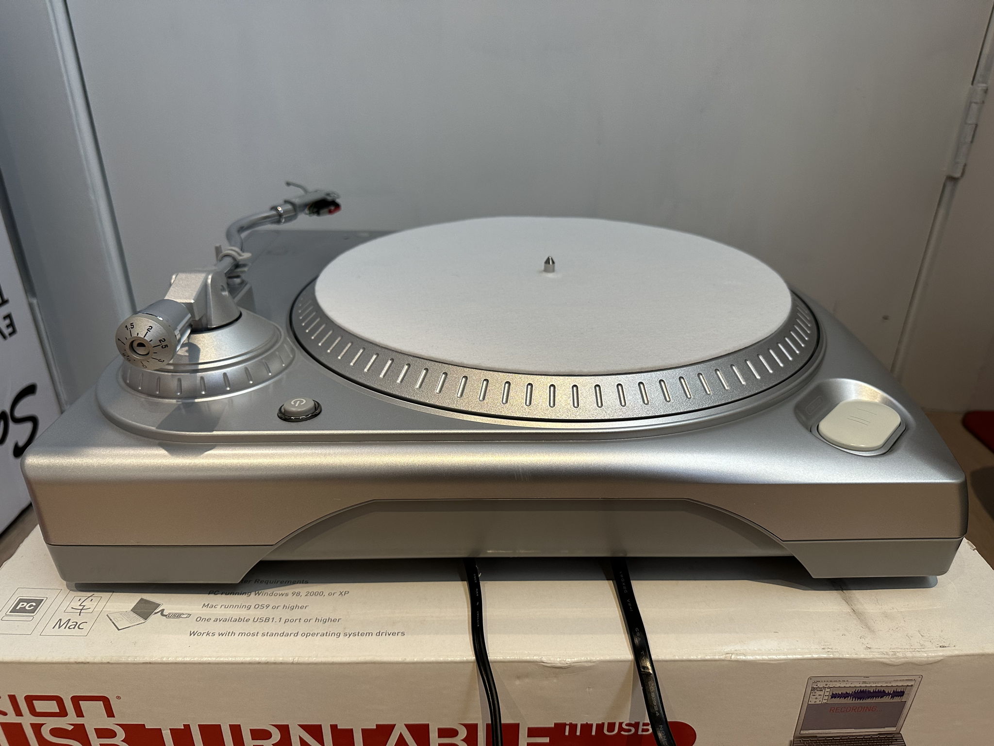 Ion USB Turntable iTTUSB Vinyl Record Player EXCELLENT 8
