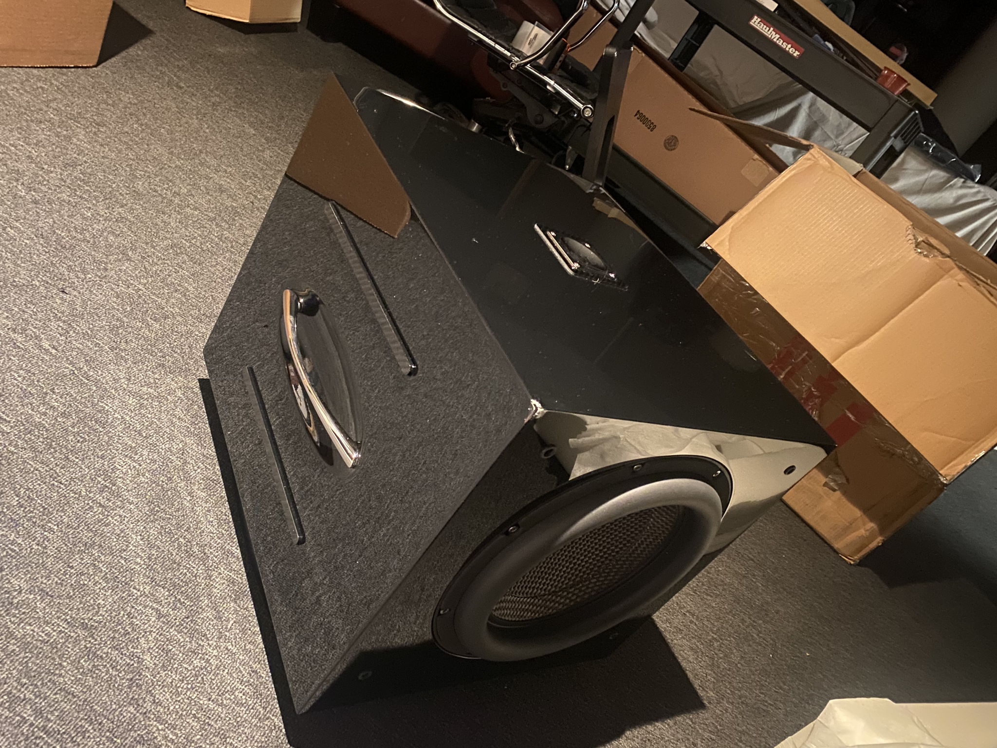 REL Acoustics Carbon Special small DAMAGE 3